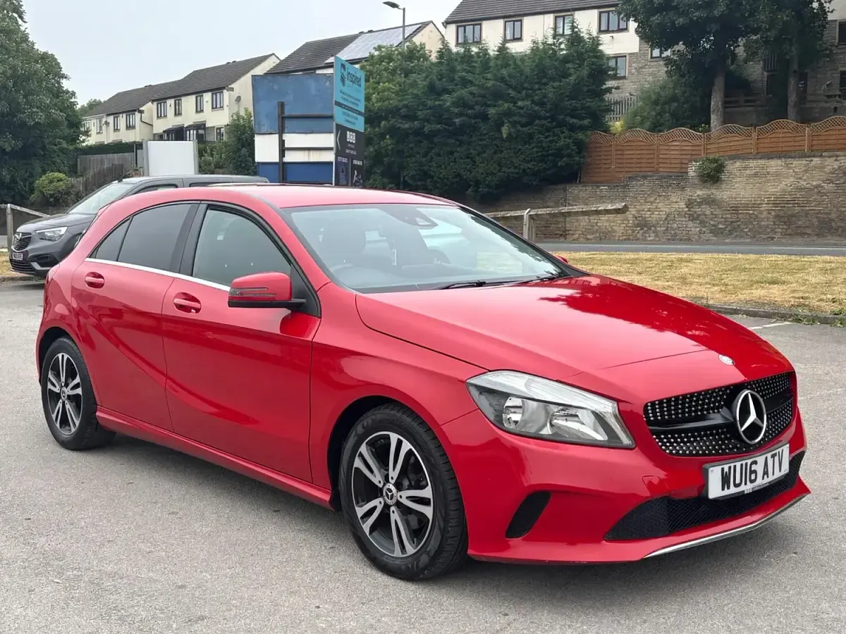 Used Mercedes A180 SE 2016 Red Hatchback
