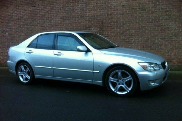 Used 2001 Lexus IS200 Sedan | £1,695 - Image 1/4