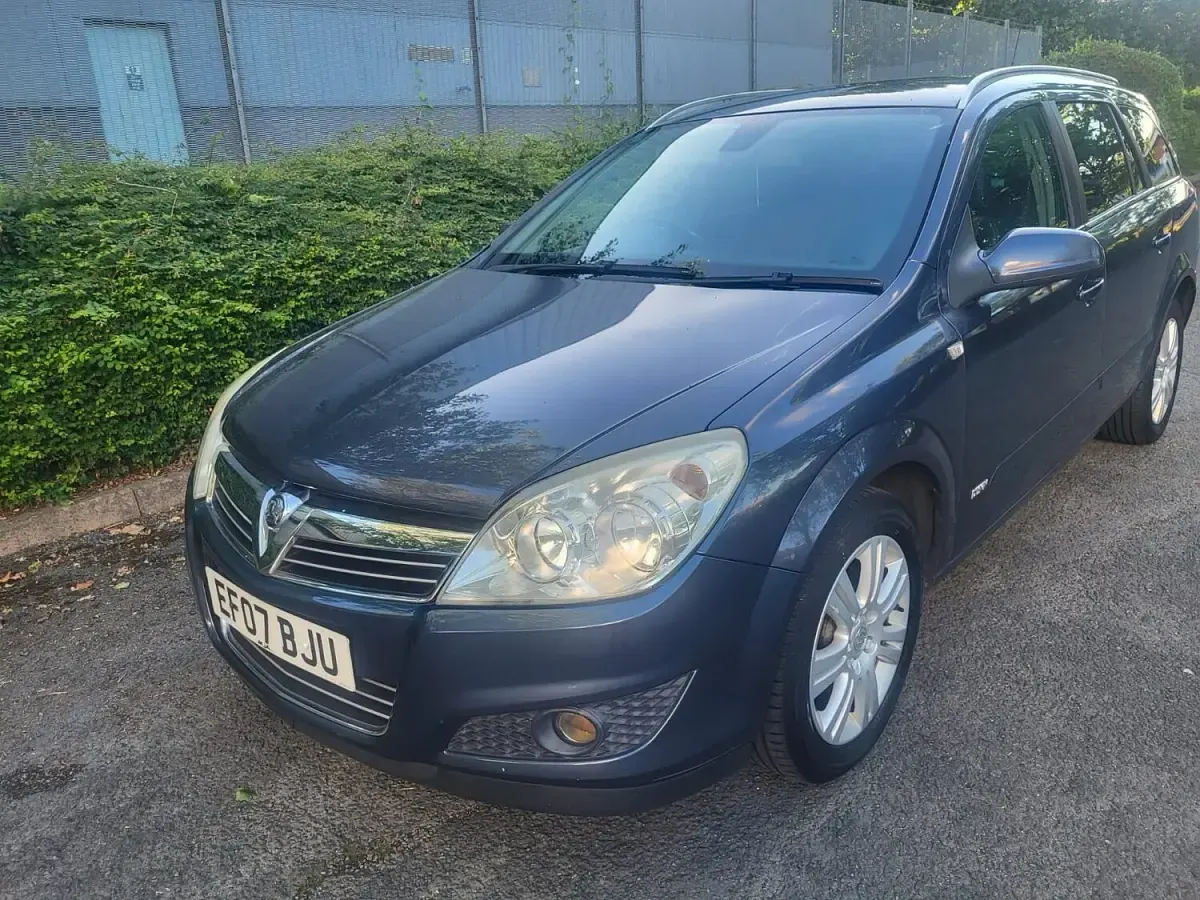 Used Vauxhall Astra Design Edition 2007 Silver Estate