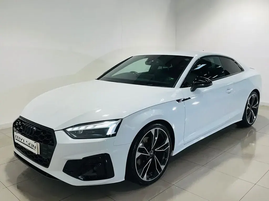 Second-hand Audi A5 Black Edition 150 CP (110 kW) 2023 Alb Coupe