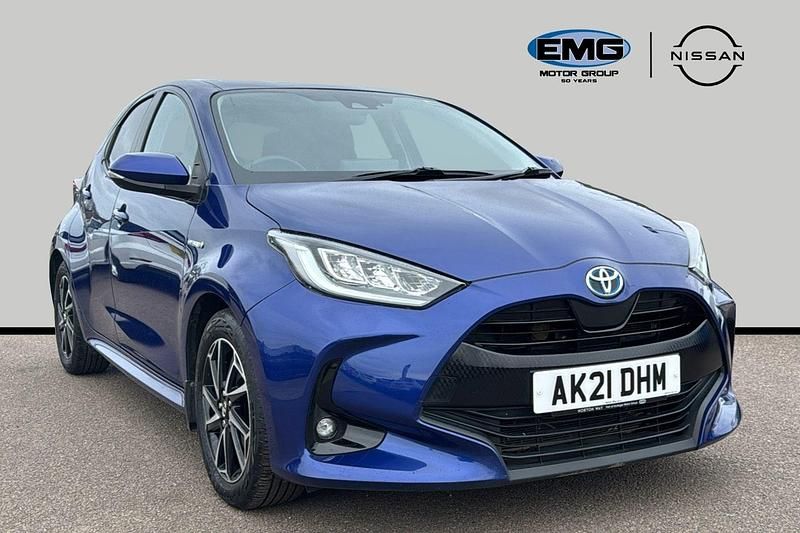 Used Toyota Yaris Design 116 HP (85 kW) 2021 Blue Hatchback