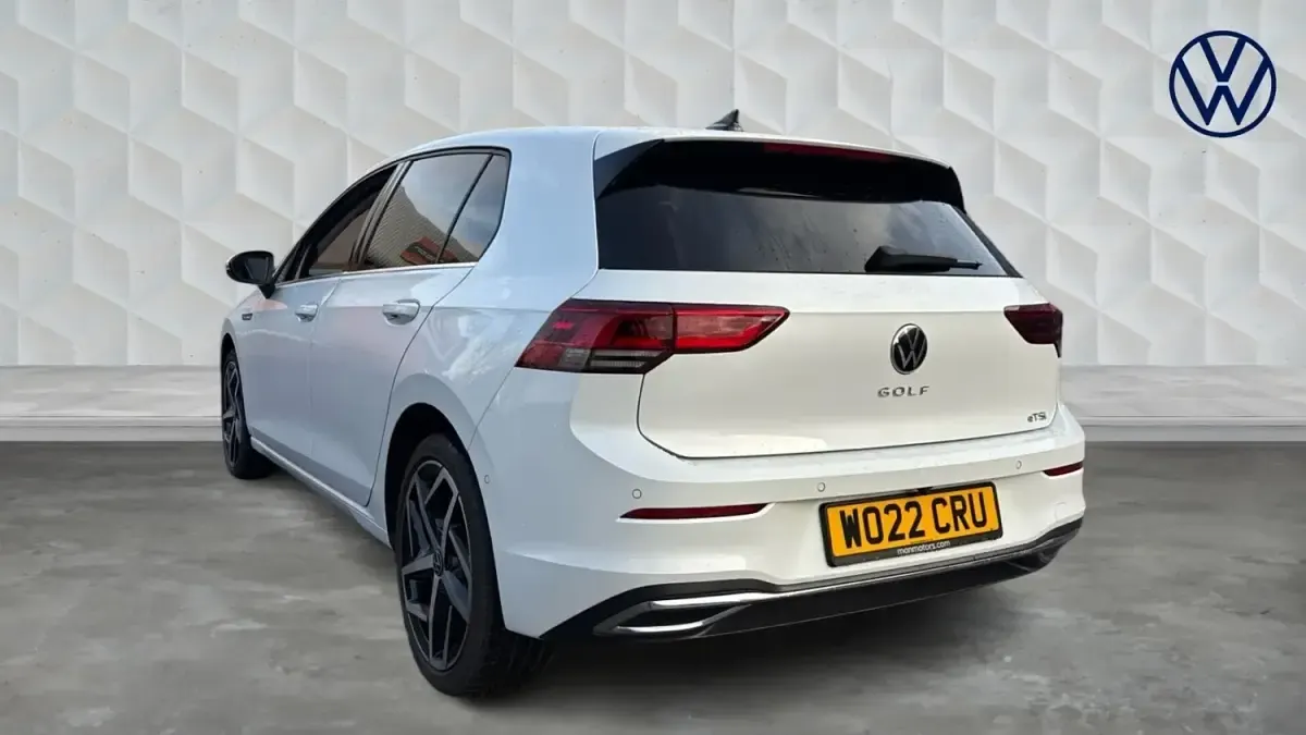 Używany VW Golf VIII Style 130 KM (95 kW) 2022 Biały Hatchback