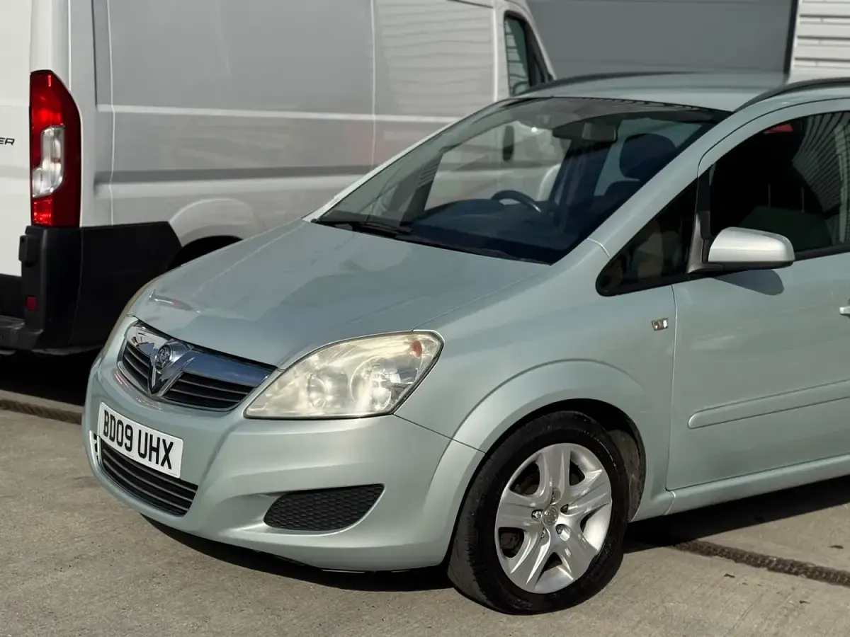 Used Vauxhall Zafira 115 HP (84 kW) 2009 Green MPV