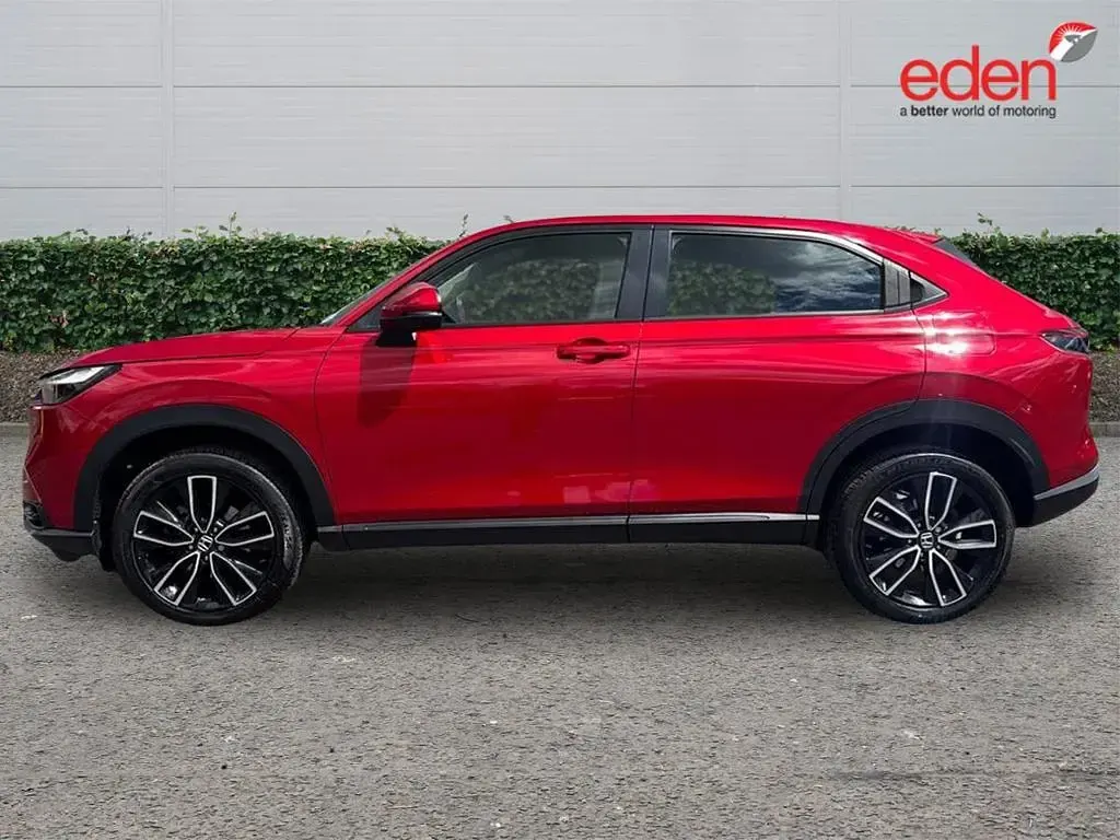 Used Honda HR-V Elegance 131 HP (96 kW) 2022 Red SUV