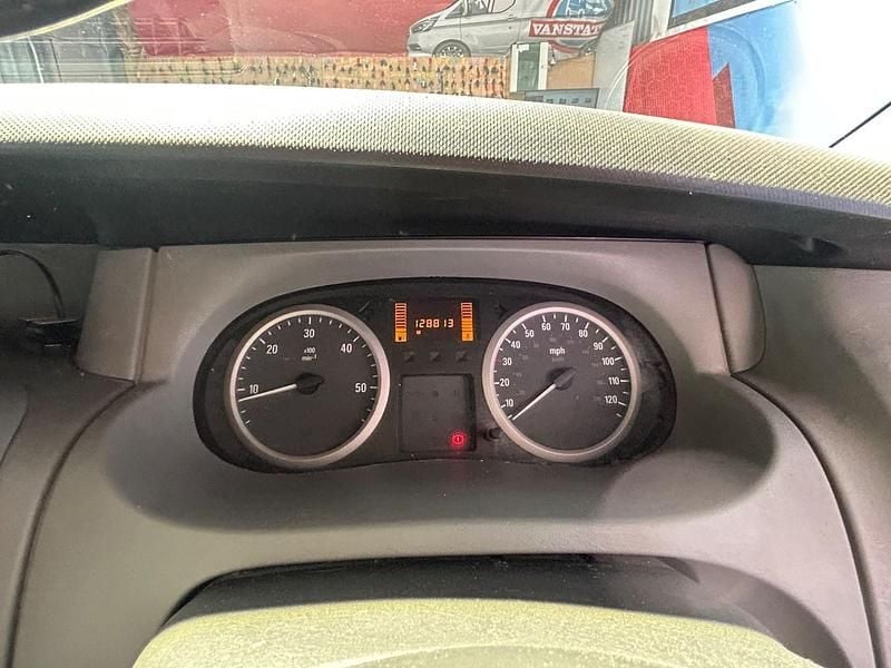 Used Vauxhall Vivaro Sportive 115 HP (84 kW) 2010 Silver MPV