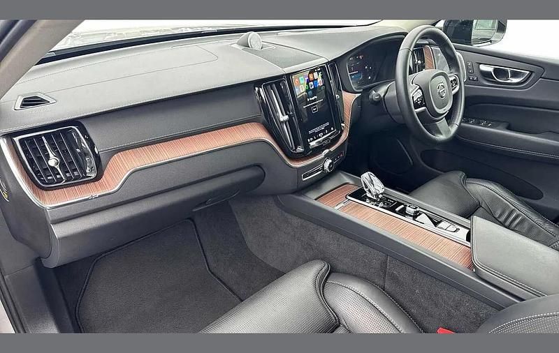 Used Volvo XC60 Ultimate 247 HP (181 kW) 2024 Silver SUV