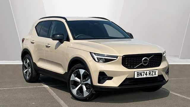 Used 2025 Volvo XC40 Plus SUV | £33,990 (A bit pricey) - Image 1/3