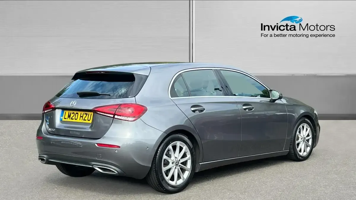 Usado Mercedes A180 Executive 136 CV (100 kW) 2020 Gris Utilitario