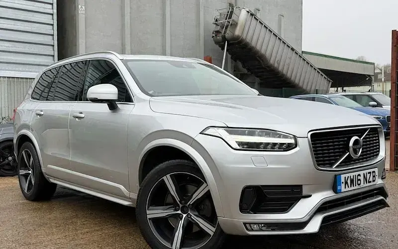Usado Volvo XC90 R-Design 235 HP (172 kW) 2019 SUV