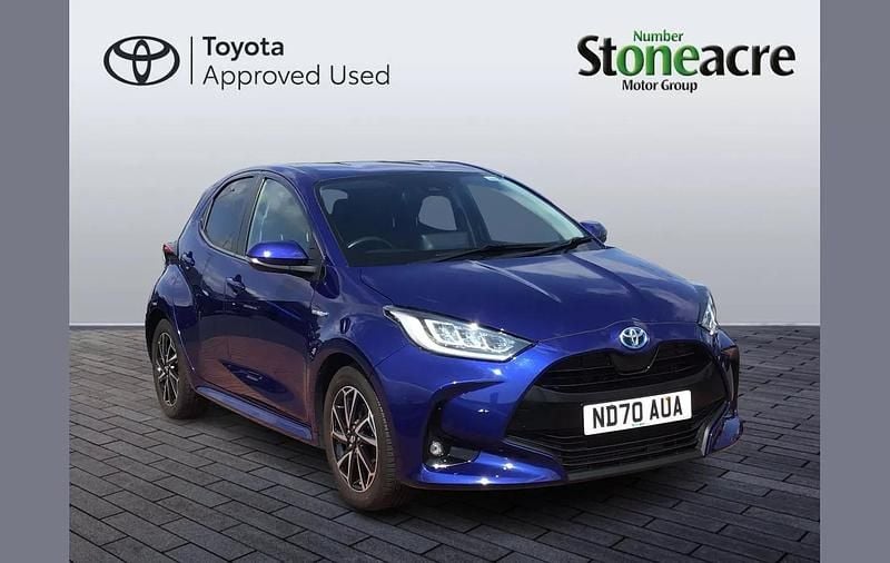 Blue Used 2020 Toyota Yaris Hybrid Design Hatchback | £13,750 (Fair price) - Image 1/2