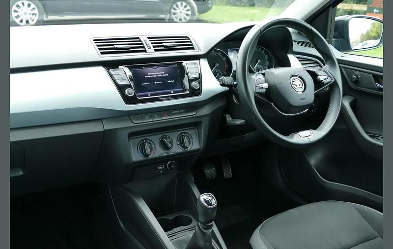 Used Skoda Fabia Colour Edition 94 HP (69 kW) 2021 Blue Hatchback