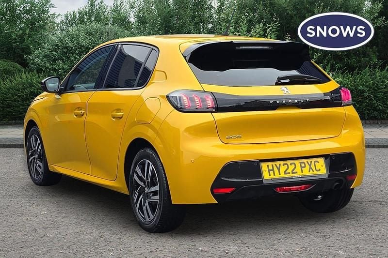 Used Peugeot 208 Allure Premium 100 HP (73 kW) 2022 Yellow Hatchback