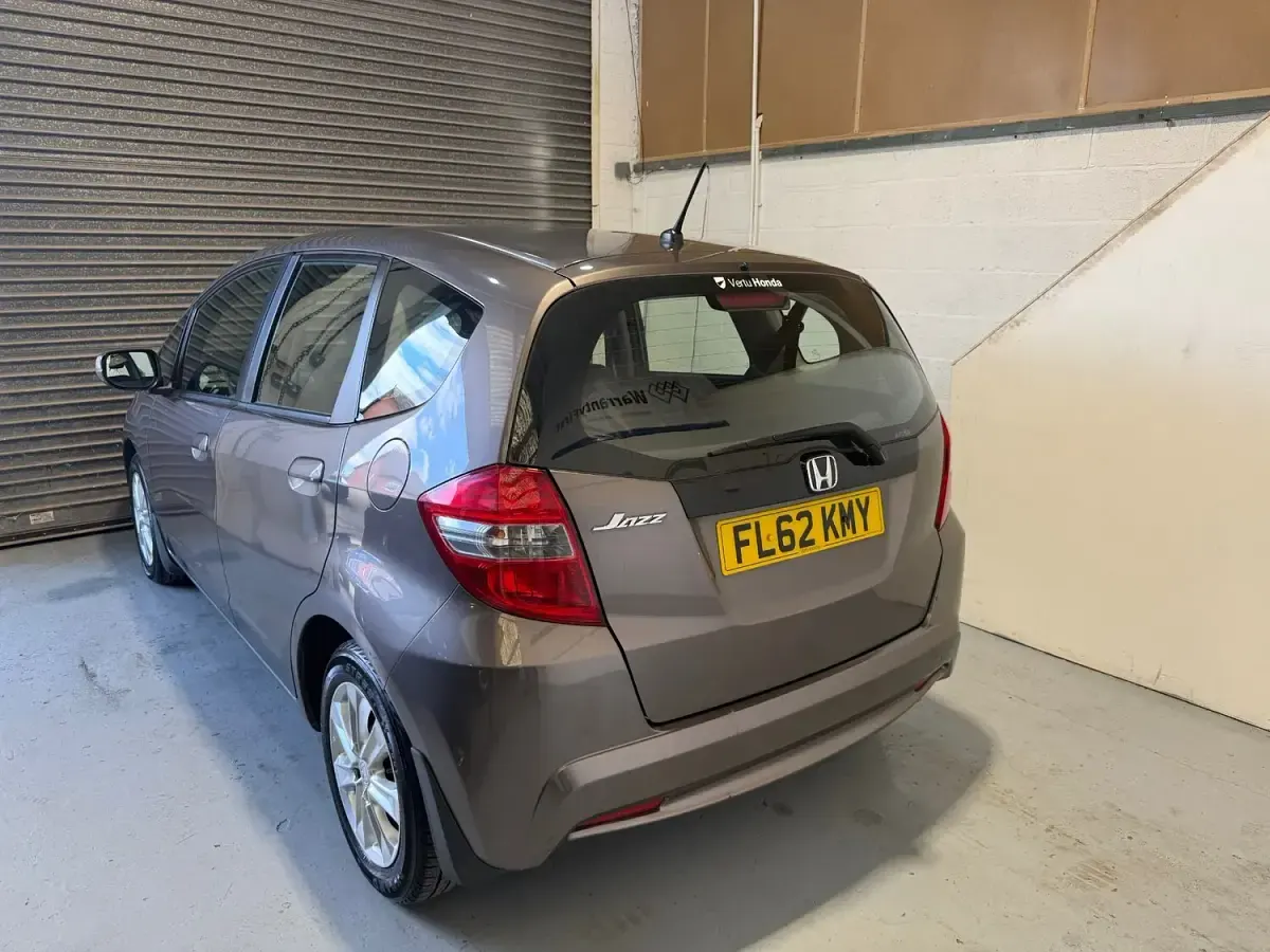 Used Honda Jazz ES 99 HP (72 kW) 2013 Brown Hatchback