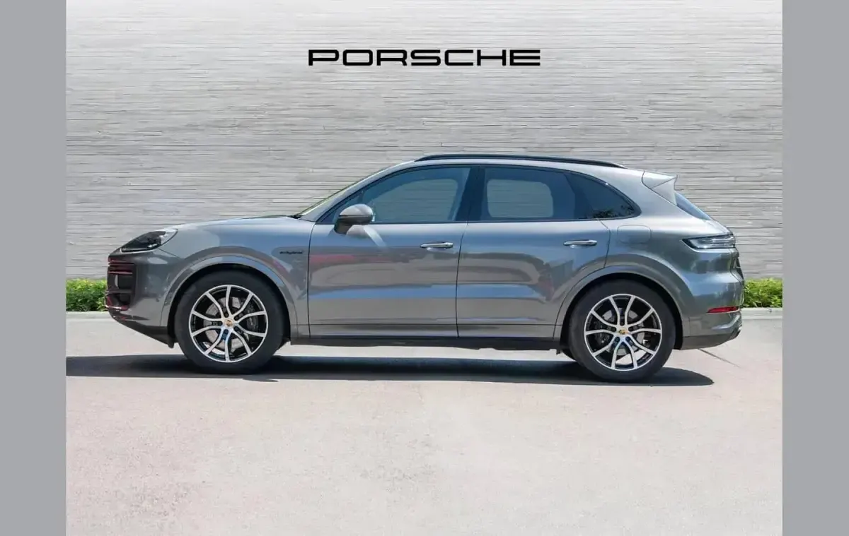 Used Porsche Cayenne E-Hybrid 464 HP (341 kW) 2024 Grey SUV