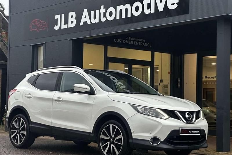 Used Nissan Qashqai Tekna 110 HP (80 kW) 2014 White SUV