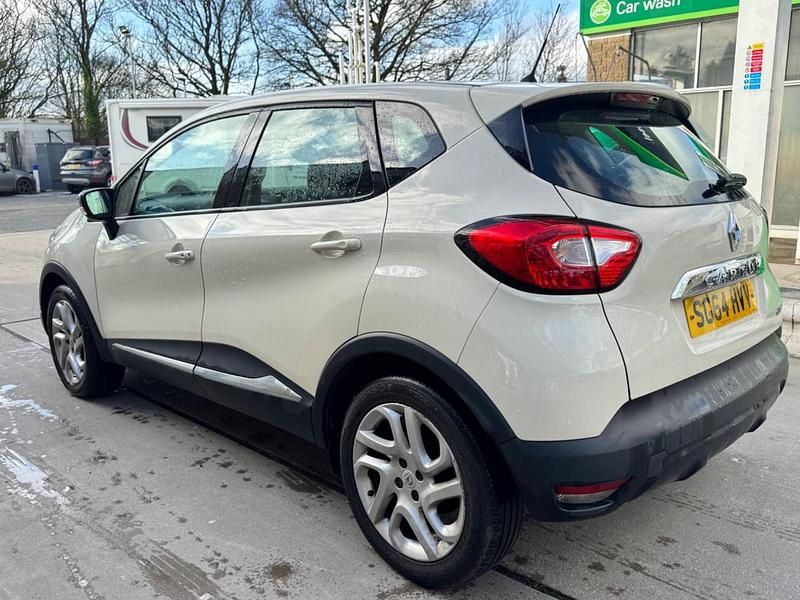 Used Renault Captur Dynamique 90 HP (66 kW) 2014 Cream SUV