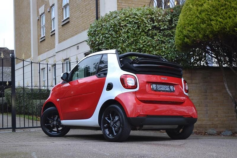 Used Smart ForTwo Cabrio Passion 71 HP (52 kW) 2016 Red Cabriolet