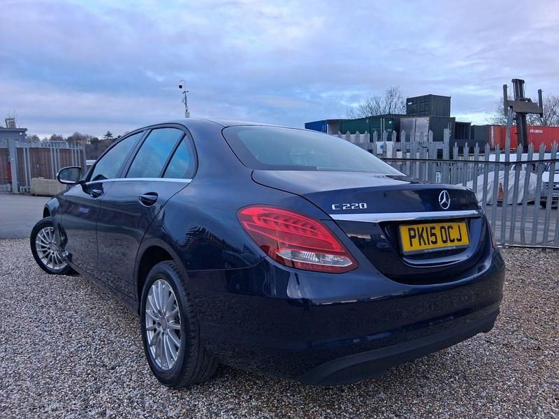 Used Mercedes C220 SE 170 HP (125 kW) 2015 Blue Sedan