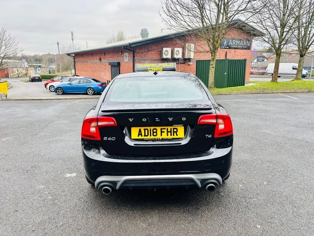 Used Volvo S60 R-Design 190 HP (139 kW) 2018 Black Sedan