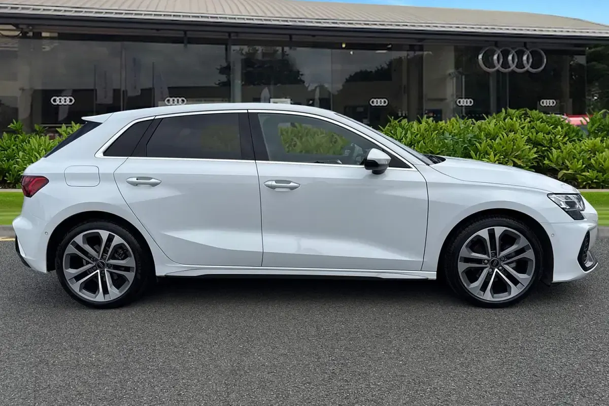 Used Audi A3 S-Line 116 HP (85 kW) 2025 White Hatchback