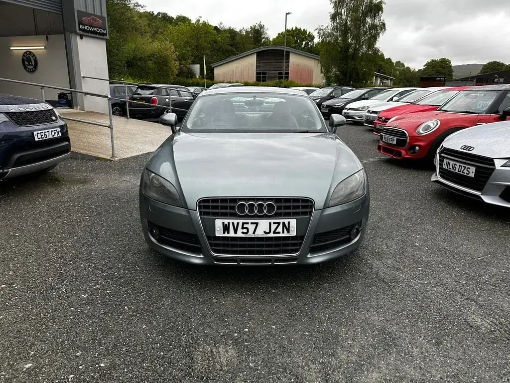 Begagnad Audi TT Performance 200 HK (147 kW) 2007 Grå Sportkupé