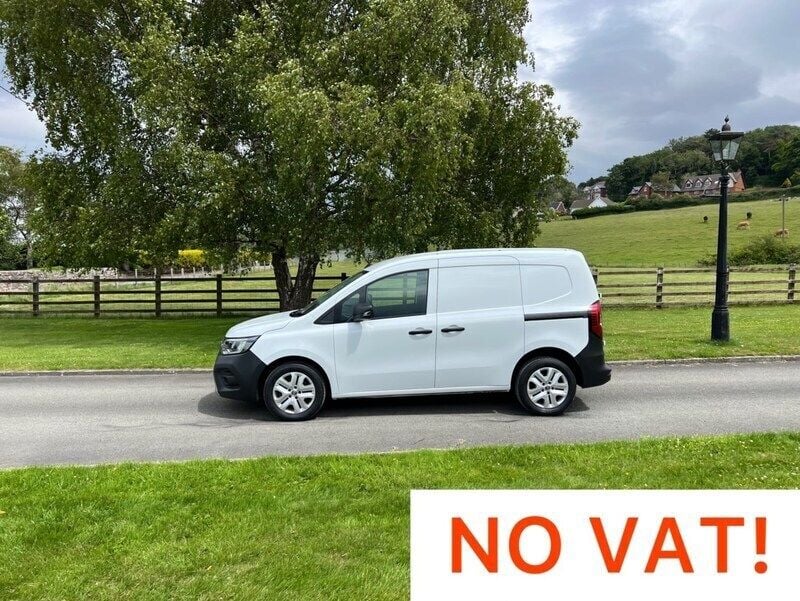 White Used 2023 Renault Kangoo MPV | £12,750 (A bit pricey) - Image 1/4