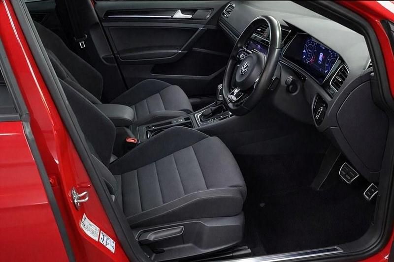 Used VW Golf VII R 300 HP (220 kW) 2020 Red Hatchback