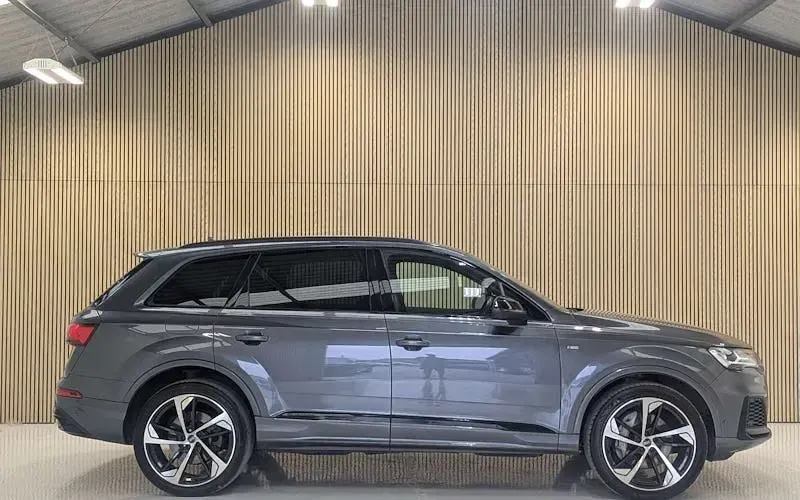 Used Audi Q7 Black Edition 340 HP (250 kW) 2022 Grey SUV