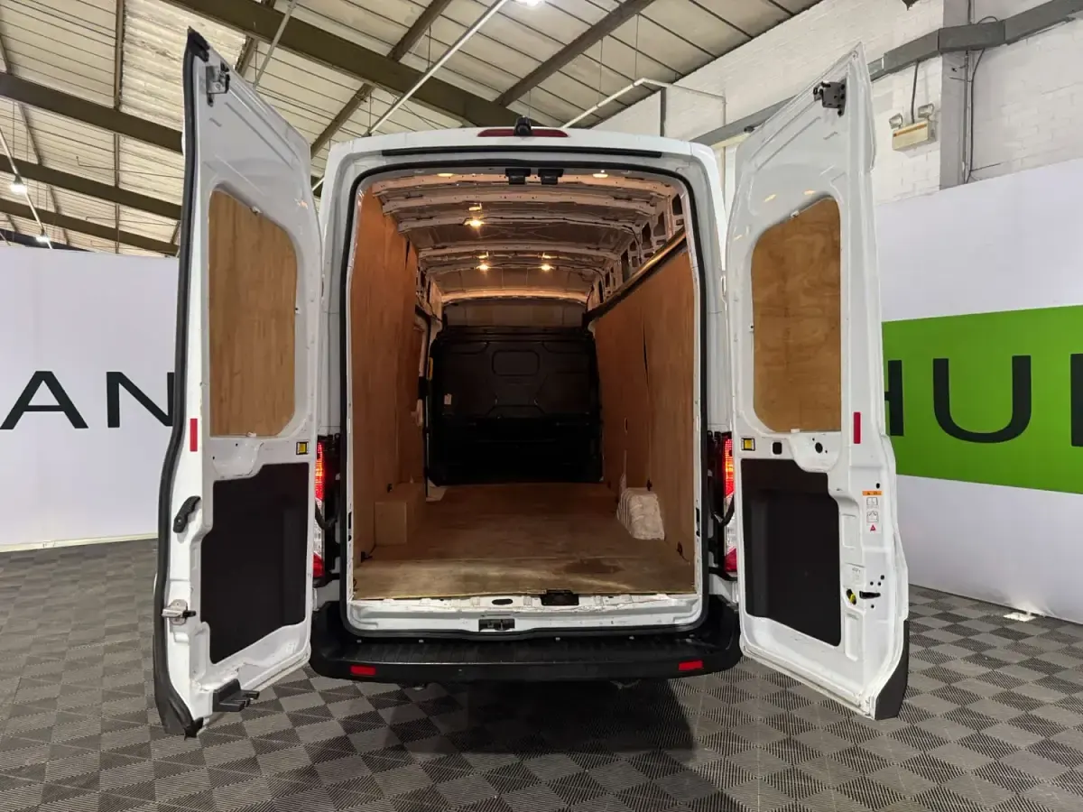 Begagnad Ford Transit Trend 130 HK (95 kW) 2024 Vit Van