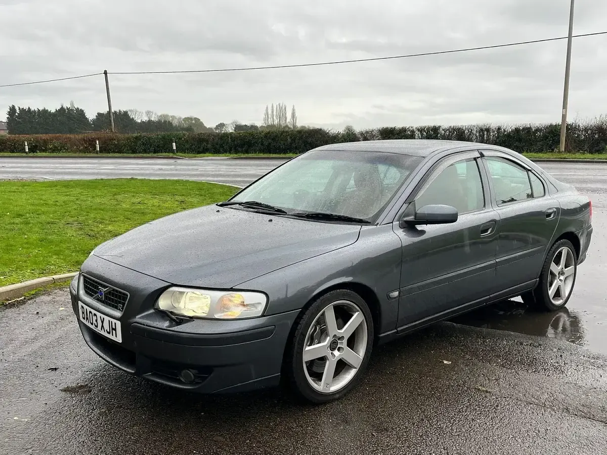 Used Volvo S60 300 HP (220 kW) 2025 Black Sedan