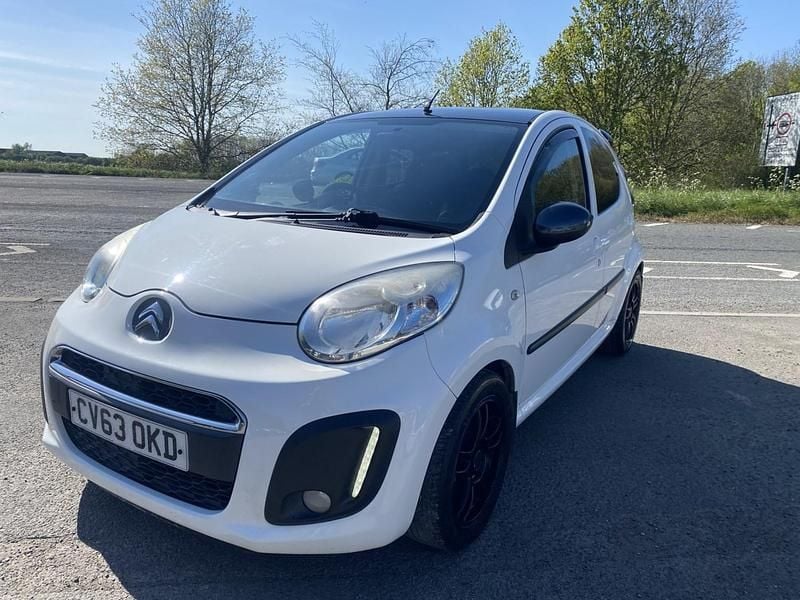Used Citroën C1 Platinum 68 HP (50 kW) 2013 White Hatchback