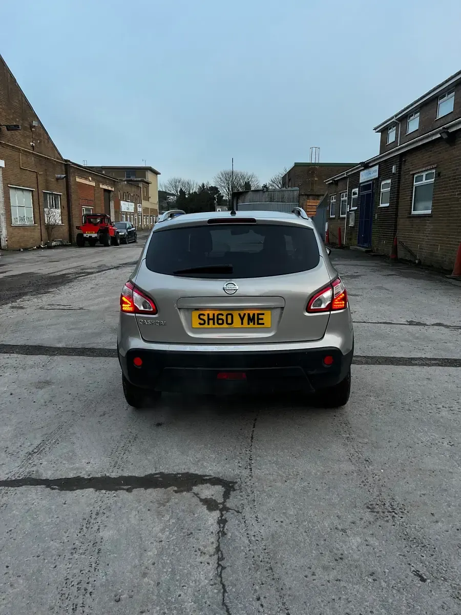 Used Nissan Qashqai N-TEC 117 HP (86 kW) 2010 Silver SUV