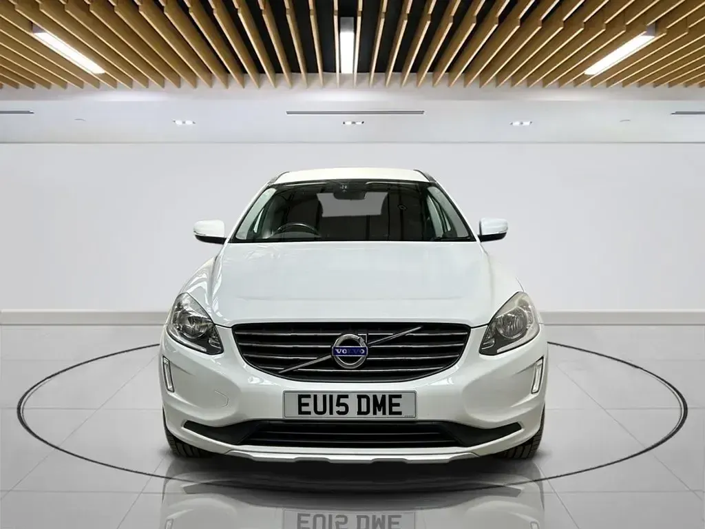Usado Volvo XC70 SE 181 CV (133 kW) 2015 Blanco Familiar
