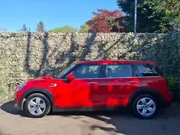 Usado Mini Cooper Clubman Classic 136 CV (100 kW) 2019 Rojo Familiar