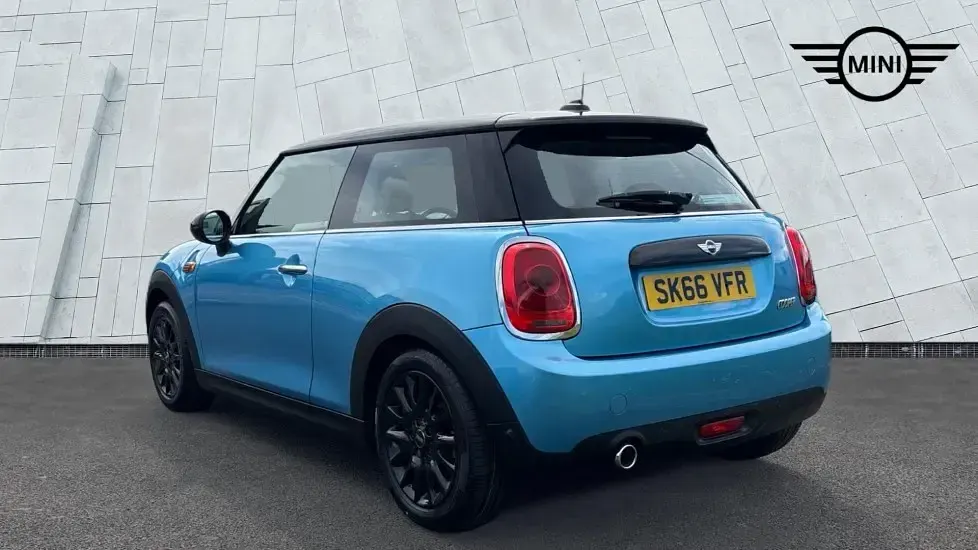 Used Mini Cooper Hatch 134 HP (98 kW) 2016 Blue Hatchback