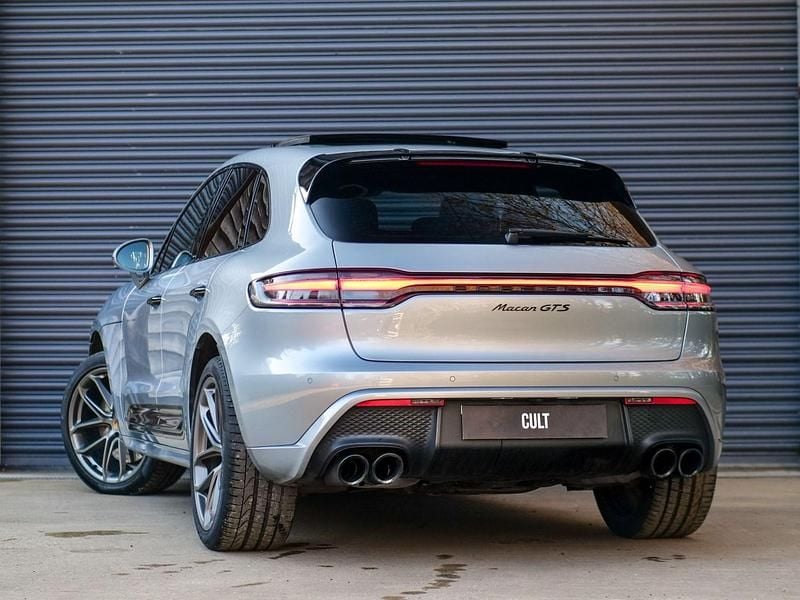 Used Porsche Macan 440 HP (323 kW) 2022 Silver SUV