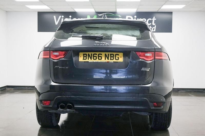 Used Jaguar F-Pace Portfolio 180 HP (132 kW) 2016 Grey SUV