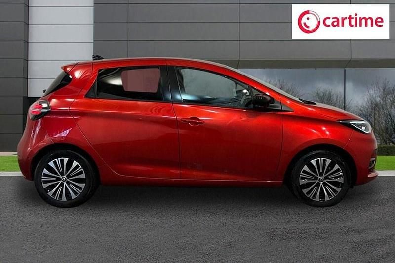 Used Renault Zoe Techno 100 kW (136 HP) 2022 Red Hatchback