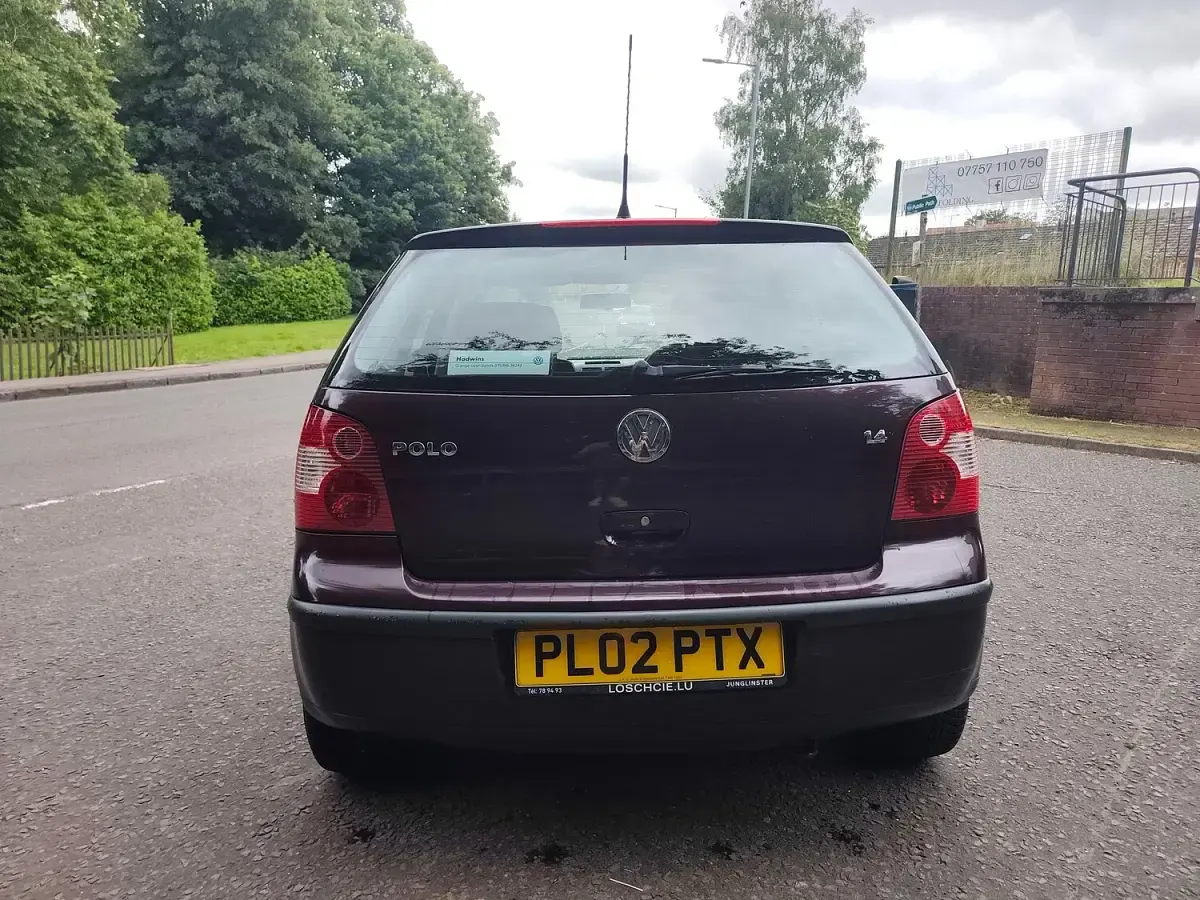 Used VW Polo S 75 HP (55 kW) 2002 Red Hatchback