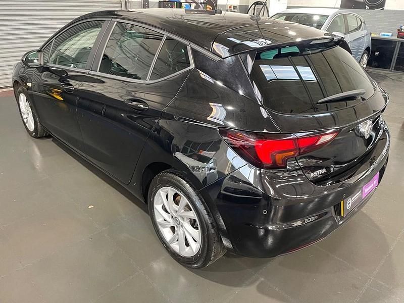 Second-hand Vauxhall Astra S 122 CP (89 kW) 2020 Negru Hatchback