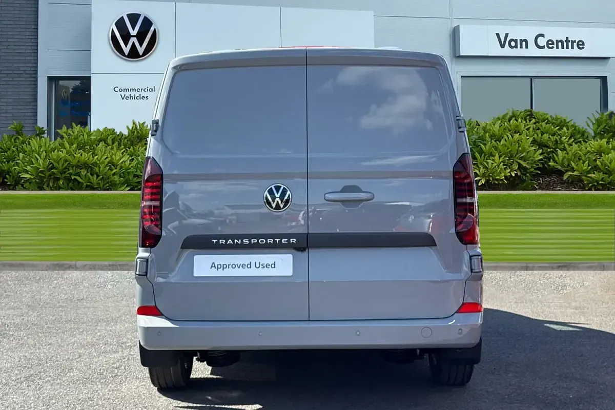 Novo VW Transporter Pro 150 HP (110 kW) 2026 Cinzento Van