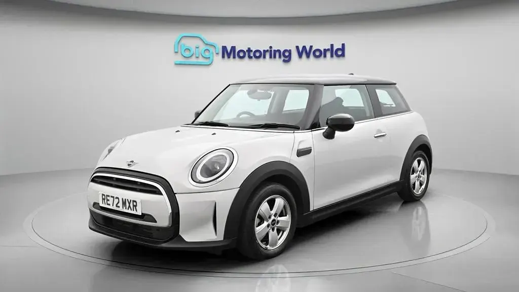 Used Mini Cooper Classic 136 HP (100 kW) 2022 Silver Hatchback