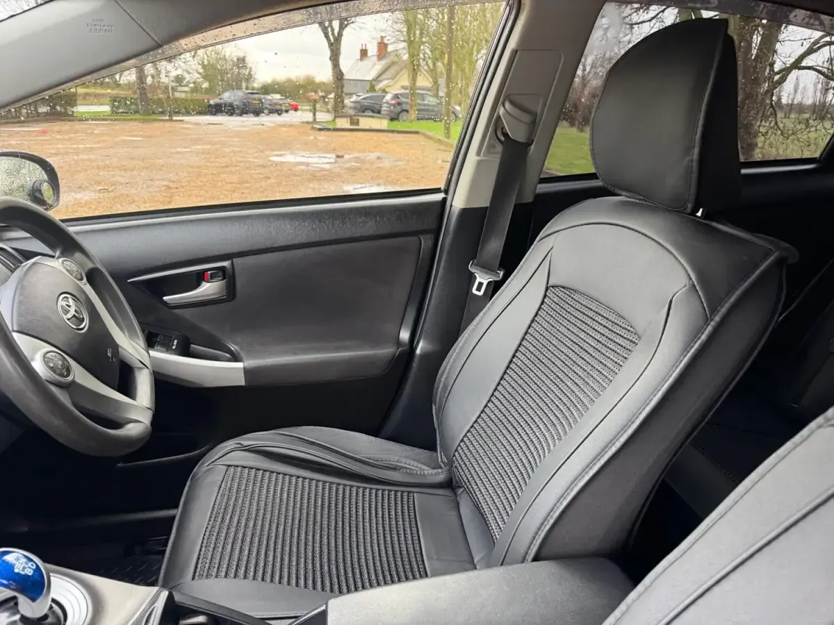 Used Toyota Prius 122 HP (89 kW) 2019 Black Hatchback