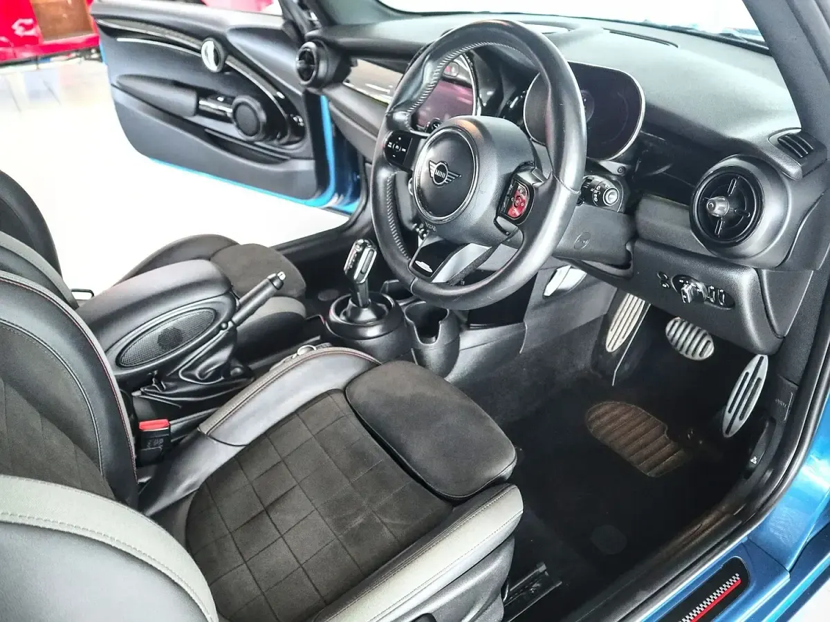 Used Mini Cooper S Premium 2023 Blue Hatchback