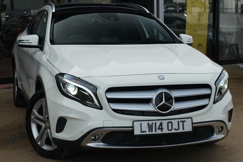 White Used 2025 Mercedes GLA250 AMG line SUV | £10,795 - Image 1/4