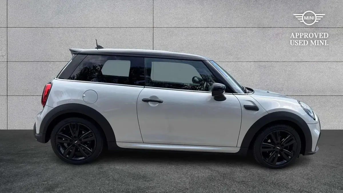 Used Mini Cooper Hatch 134 HP (98 kW) 2021 Silver Hatchback