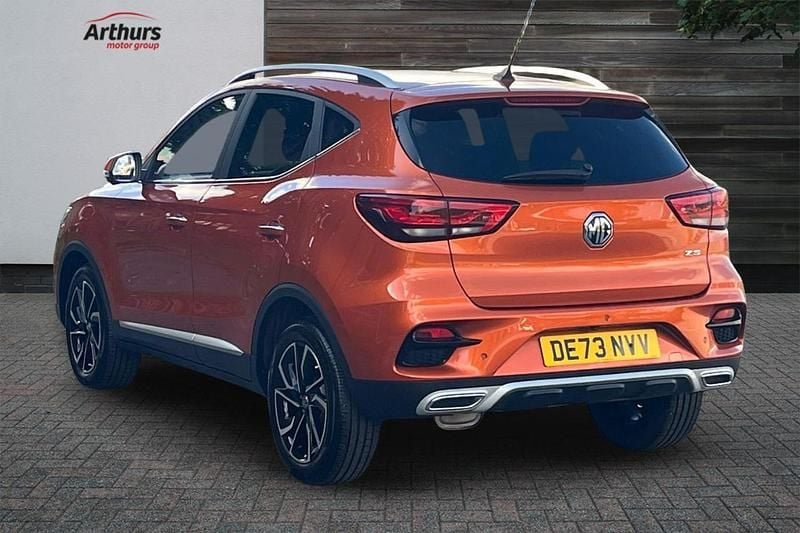 Used MG ZS Exclusive 105 HP (77 kW) 2023 Orange SUV
