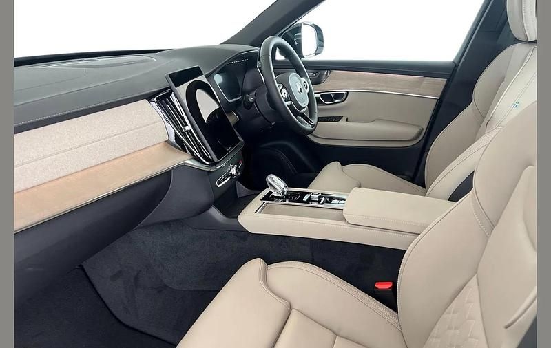 New Volvo XC90 Plus 250 HP (183 kW) 2025 Denim blue SUV