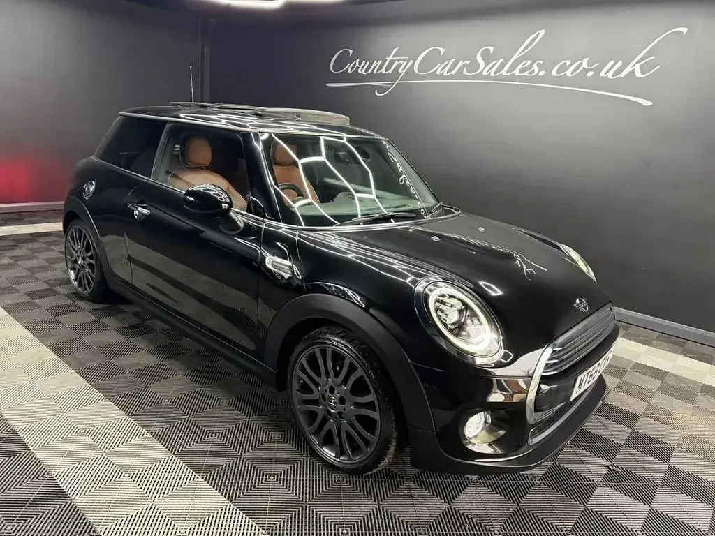 Używany Mini Cooper Hatch 136 KM (100 kW) 2018 Czarny Hatchback