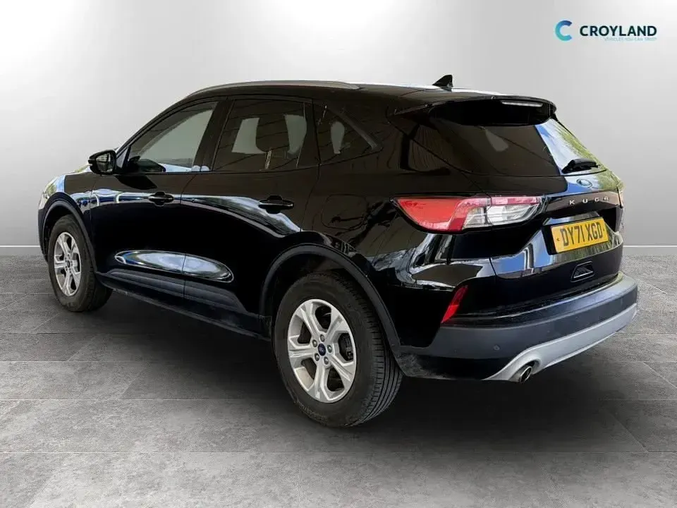 Używany Ford Kuga Zetec 120 KM (88 kW) 2021 Czarny SUV